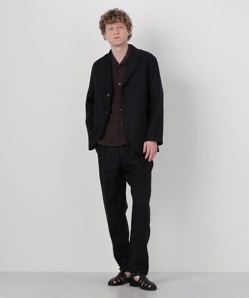 TOMORROWLAND （トゥモローランド）の「【別注】Salvatore Piccolo MARCELLO リネン1プリーツテーパードパンツ（スラックス・メンズ・ブラック・46/48/50）」の2枚目の写真