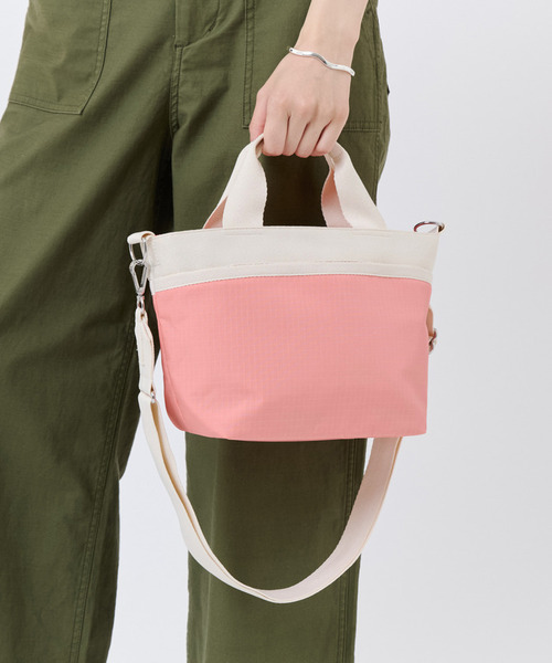 LeSportsac(レスポートサック)の「SMALL BUCKET TOTE コーラルパンチ/メレンゲ(トートバッグ・レディース・ピンク・FREE)」の5枚目の写真