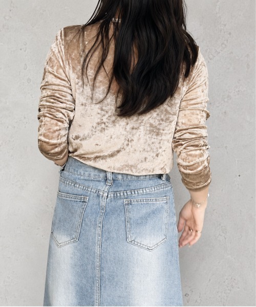 GREENHOX(グリーンホックス)の「【華奢見え】クラッシュベロアシアーロングスリーブトップス(Tシャツ/カットソー・レディース・ブラック/ライトブラウン/オフホワイト・MEDIUM/LARGE)」の9枚目の写真