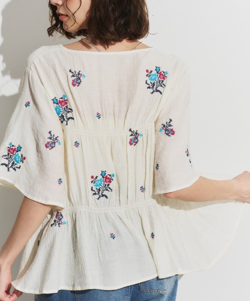 Unitage(ユニテージ)の「オリジナル刺繍楊柳ブラウス(シャツ/ブラウス・レディース・アイボリー/ブラック・FREE)」の5枚目の写真