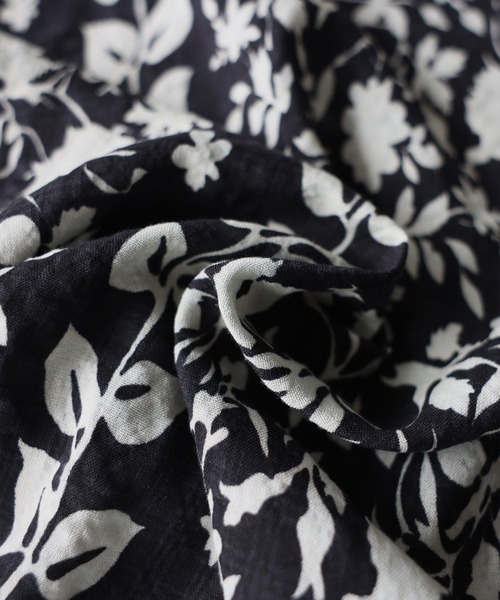 antiqua(アンティカ)の「花柄 ボタニカル柄 シアーシャツ(シャツ/ブラウス・レディース・ブラック・ONESIZE)」の11枚目の写真