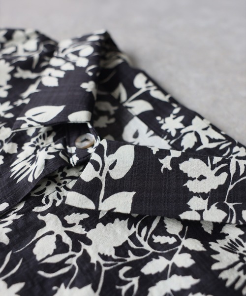 antiqua(アンティカ)の「花柄 ボタニカル柄 シアーシャツ(シャツ/ブラウス・レディース・ブラック・ONESIZE)」の8枚目の写真