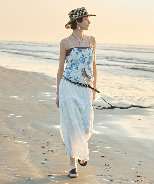 LE VERNIS(ル・ベルニ)の「(LE VERNIS)TOE RING SANDALS(サンダル・レディース・シルバー/ブラック・23.5cm/24cm/24.5cm/23cm)」の4枚目の写真
