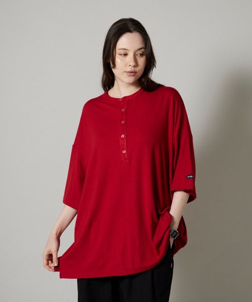 OK YESTERDAY(オッケーイエスタデイ)の「ドレープ ヘンリーTシャツ(Tシャツ/カットソー・レディース・ダークグリーン/レッド/ホワイト/ブラック・LARGE/MEDIUM)」の13枚目の写真