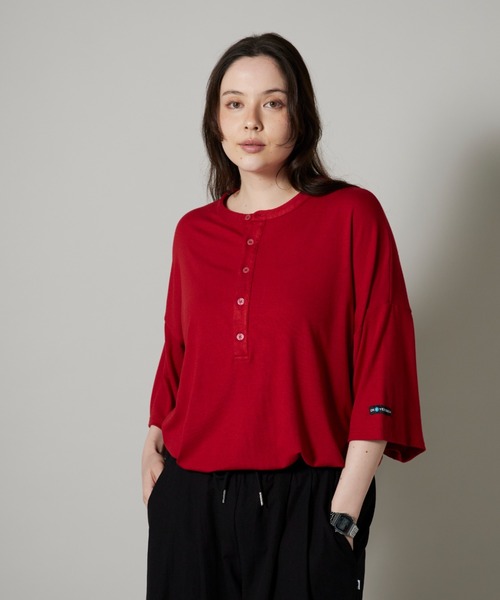 OK YESTERDAY(オッケーイエスタデイ)の「ドレープ ヘンリーTシャツ(Tシャツ/カットソー・レディース・ダークグリーン/レッド/ホワイト/ブラック・LARGE/MEDIUM)」の16枚目の写真