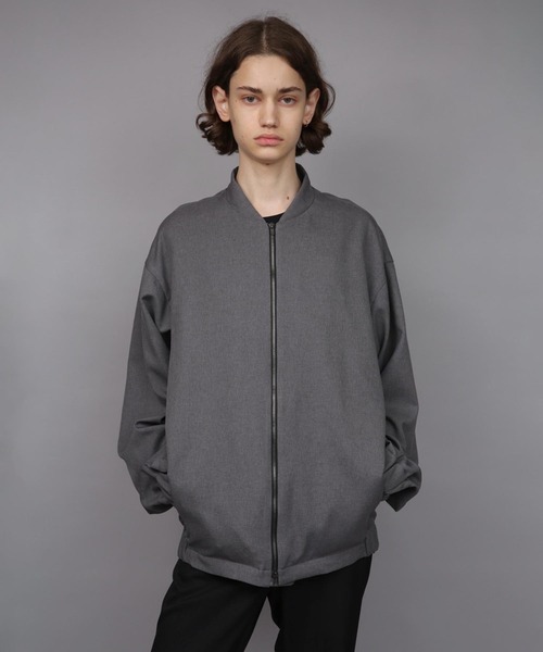 ato(アトウ)の「OVERSIZED FABRIC MA1(ブルゾン・メンズ・トップグレー/ブラック・46/48)」の19枚目の写真