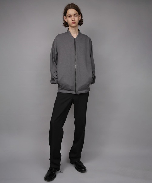 ato(アトウ)の「OVERSIZED FABRIC MA1(ブルゾン・メンズ・トップグレー/ブラック・46/48)」の15枚目の写真