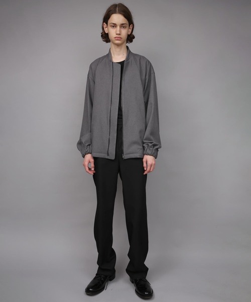 ato(アトウ)の「OVERSIZED FABRIC MA1(ブルゾン・メンズ・トップグレー/ブラック・46/48)」の14枚目の写真
