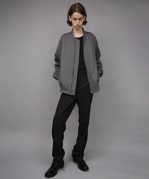 ato(アトウ)の「OVERSIZED FABRIC MA1(ブルゾン・メンズ・トップグレー/ブラック・46/48)」の13枚目の写真
