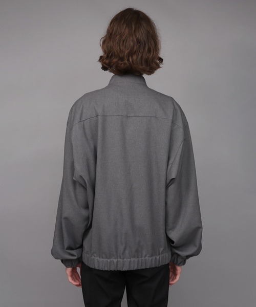 ato(アトウ)の「OVERSIZED FABRIC MA1(ブルゾン・メンズ・トップグレー/ブラック・46/48)」の9枚目の写真