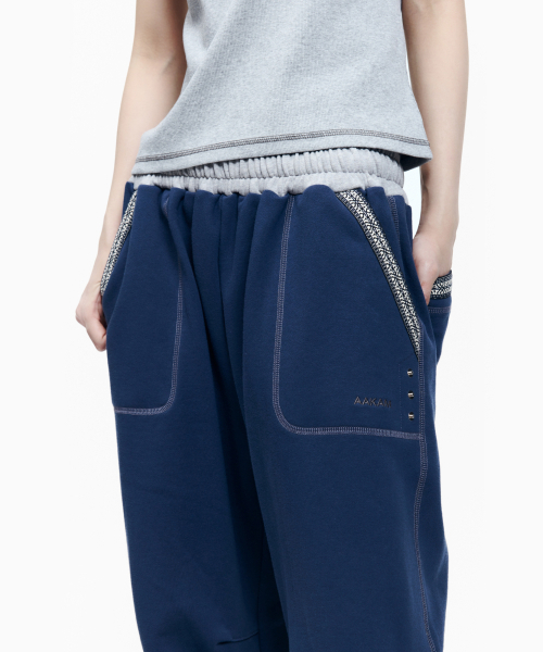 AAKAM（アーカム）の「Knee Pin-Tuck Ethnic Sweatpants (Navy)（スウェットパンツ・レディース・その他・2/1）」の12枚目の写真