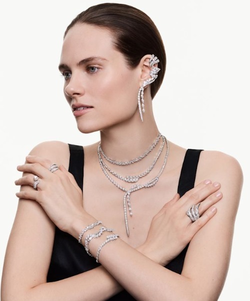 SWAROVSKI(スワロフスキー)の「【公式】【スワロフスキー】Mesmera イヤーカフ, マーキスカット, ホワイト, ロジウム・プレーティング(イヤリング・レディース・シルバー系・ONE SIZE)」の7枚目の写真