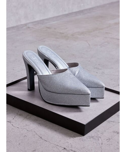 GYDA(ジェイダ)の「Shiny glitterミュール(パンプス・レディース・ブラック/シルバー・LARGE/SMALL/MEDIUM)」の2枚目の写真