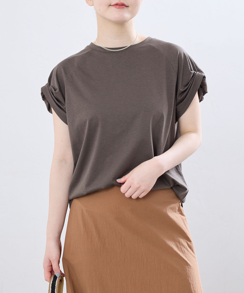 IENA(イエナ)の「ツイストスリーブTシャツ(Tシャツ/カットソー・レディース・グリーン/モカ/ホワイト・FREE)」の20枚目の写真