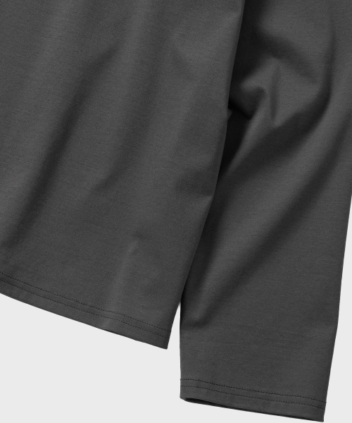 NONBLANK(ノンブランク)の「記者コットンクロップLSティーシャツ_CHARCOAL(Tシャツ/カットソー・メンズ・チャコール・MEDIUM/LARGE/X-LARGE)」の4枚目の写真