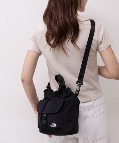 THE NORTH FACE(ザノースフェイス)の「THE NORTH FACE(ザ・ノースフェイス)/2WAY 巾着 バケット ショルダーバッグ/BREEZE BUCKET BAG(ショルダーバッグ・レディース・ブラック/ピンク/ホワイト/ダークグレー・FREE)」の8枚目の写真