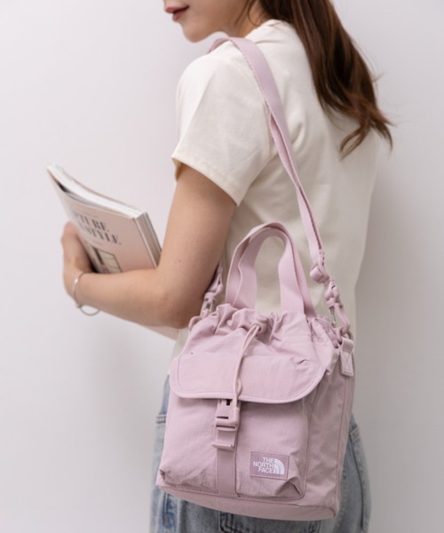 THE NORTH FACE(ザノースフェイス)の「THE NORTH FACE(ザ・ノースフェイス)/2WAY 巾着 バケット ショルダーバッグ/BREEZE BUCKET BAG(ショルダーバッグ・レディース・ブラック/ピンク/ホワイト/ダークグレー・FREE)」の18枚目の写真
