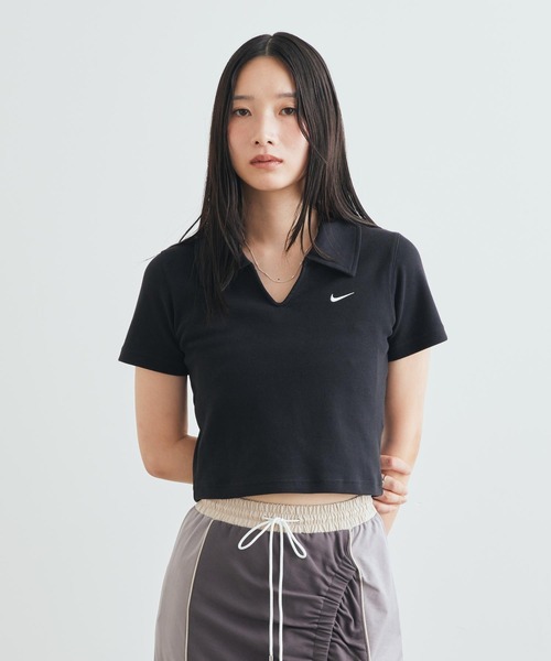 NIKE(ナイキ)の「ナイキ スポーツウェア ウィメンズ タイト クロップド ポロ / Nike Sportswear Women's Tight Cropped Polo IO2730-010 Black(ポロシャツ・レディース・ブラック・L/XS/S/M/XL)」の1枚目の写真