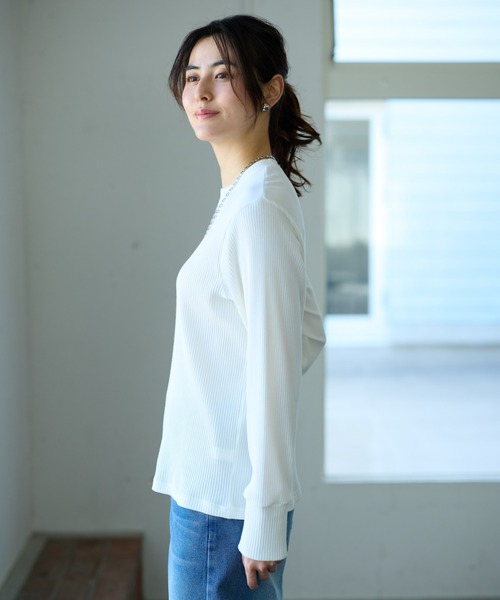UNDOVE(アンドゥーブ)の「<MATOLIA>クルネックプルオーバー(Tシャツ/カットソー・レディース・ホワイト/ブラック/ローズ・MEDIUM/LARGE/X-LARGE)」の10枚目の写真