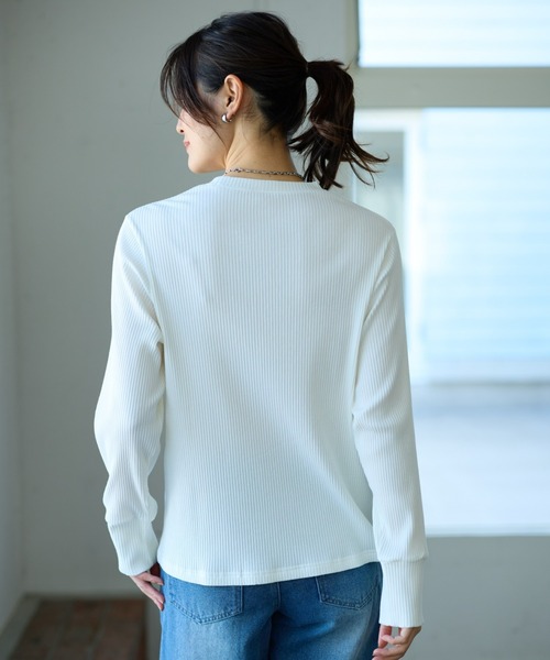UNDOVE(アンドゥーブ)の「<MATOLIA>クルネックプルオーバー(Tシャツ/カットソー・レディース・ホワイト/ブラック/ローズ・MEDIUM/LARGE/X-LARGE)」の9枚目の写真