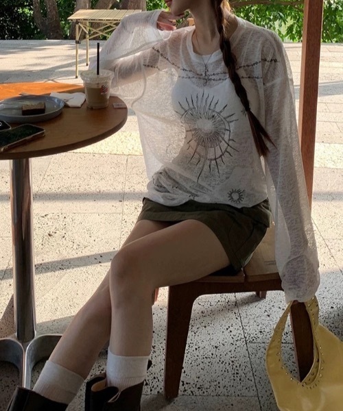 SHERU（シェル）の「【2 タイプ】透けシアー薄手ロン T ゴシックプリントルーズ長袖トップス（Tシャツ/カットソー・レディース・ホワイト/ホワイト系その他・F）」の19枚目の写真