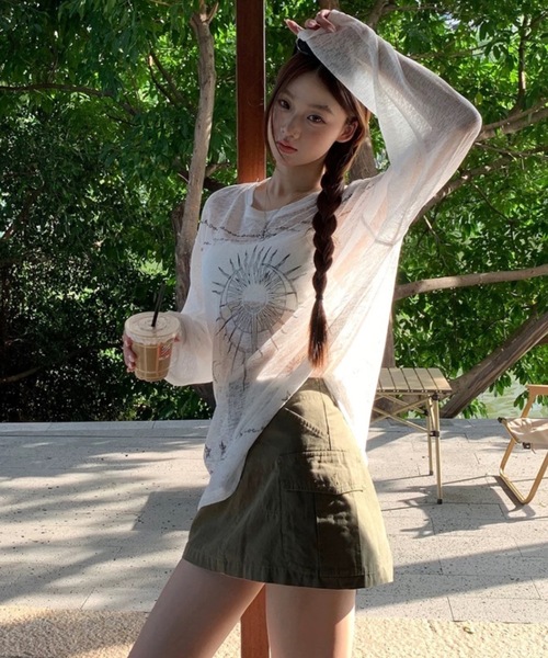 SHERU（シェル）の「【2 タイプ】透けシアー薄手ロン T ゴシックプリントルーズ長袖トップス（Tシャツ/カットソー・レディース・ホワイト/ホワイト系その他・F）」の21枚目の写真
