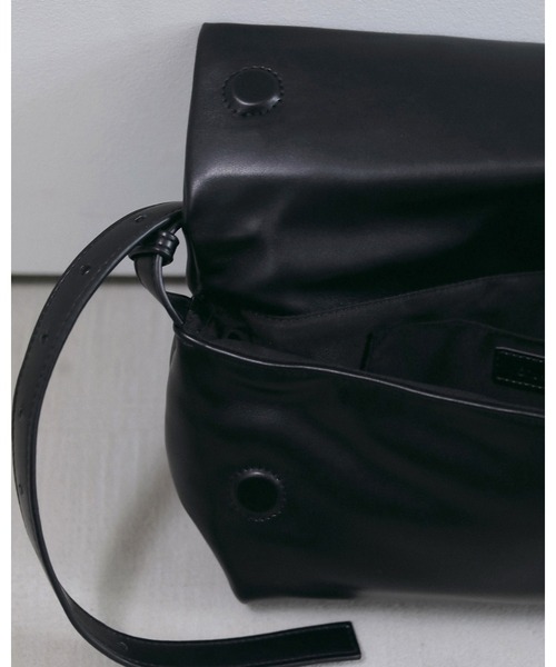 anuke（アンヌーク）の「Ecoleather Wrap Bag（ハンドバッグ・レディース・ブラック/ライトグリーン・FREE）」の12枚目の写真