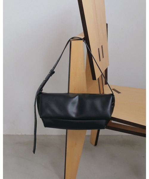 anuke（アンヌーク）の「Ecoleather Wrap Bag（ハンドバッグ・レディース・ブラック/ライトグリーン・FREE）」の14枚目の写真