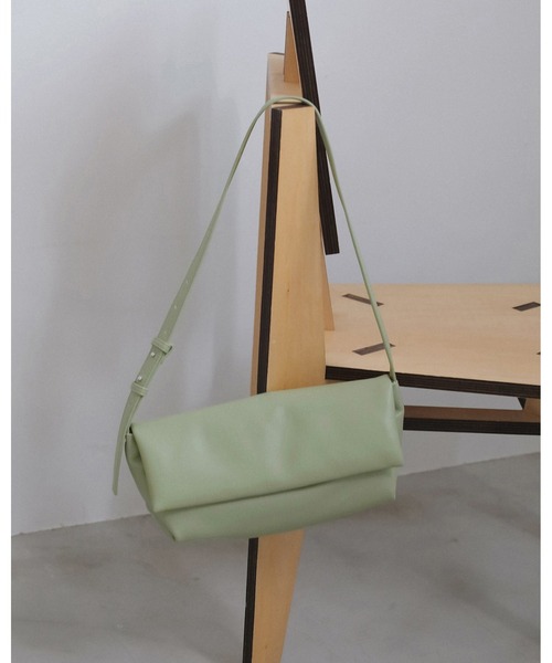 anuke（アンヌーク）の「Ecoleather Wrap Bag（ハンドバッグ・レディース・ブラック/ライトグリーン・FREE）」の15枚目の写真