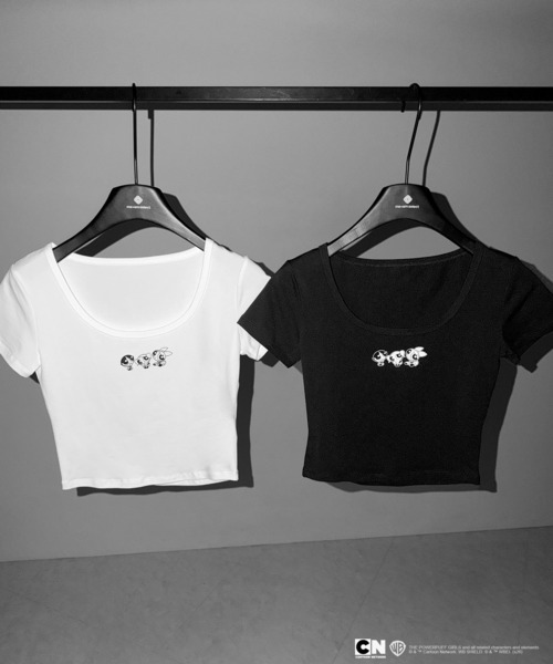 me+em select(ミームセレクト)の「【THE POWERPUFF GIRLS】パワーパフガールズミニプリントスクエアネックショートTシャツ /mini print square neck short T-shirt【 セットアップ着用可能 】(Tシャツ/カットソー・レディース・ブラック/ホワイト・FREE)」の3枚目の写真