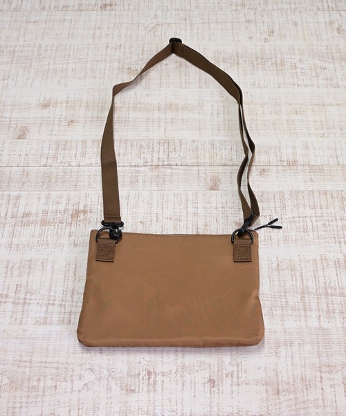 ATHLETA(アスレタ)の「【容量約3L】≪athleta≫スマホも財布も身軽に持てる!街歩きからスポーツ観戦、旅行のサブバッグまで頼れる約3Lサイズの超軽量サコッシュ(ショルダーバッグ・レディース・ブラック/ブラウン・F)」の9枚目の写真