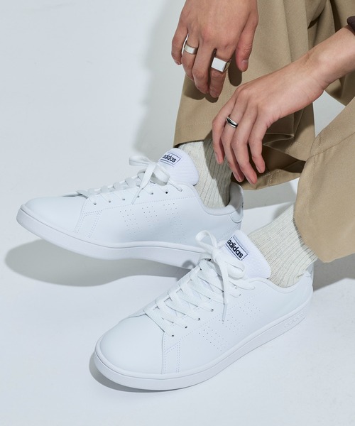 adidas(アディダス)の「アドバンコート ベース / ADVANCOURT Base / アディダス adidas(スニーカー・メンズ・ホワイト×ネイビー・22.5cm/23.0cm/23.5cm/24.0cm/24.5cm/25.0cm/25.5cm/26.0cm/26.5cm/27.0cm/27.5cm/28.0cm/28.5cm/29.0cm/29.5cm)」の1枚目の写真