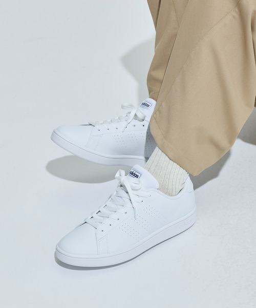 adidas(アディダス)の「アドバンコート ベース / ADVANCOURT Base / アディダス adidas(スニーカー・メンズ・ホワイト×ネイビー・22.5cm/23.0cm/23.5cm/24.0cm/24.5cm/25.0cm/25.5cm/26.0cm/26.5cm/27.0cm/27.5cm/28.0cm/28.5cm/29.0cm/29.5cm)」の3枚目の写真