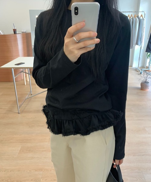 Girly Doll(ガーリードール)の「ギャザーフリルヘム長袖カットソー(Tシャツ/カットソー・レディース・ホワイト/ブラック・FREE)」の9枚目の写真