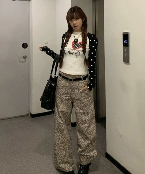 Sibra（シブラ）の「【ドットスリーブ】ハートロゴプリント ラグラン長袖トップス（Tシャツ/カットソー・レディース・ホワイト・M）」の4枚目の写真