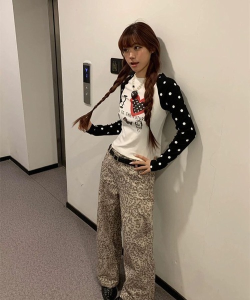 Sibra（シブラ）の「【ドットスリーブ】ハートロゴプリント ラグラン長袖トップス（Tシャツ/カットソー・レディース・ホワイト・M）」の5枚目の写真