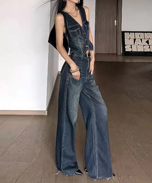 FAVORITO（ファヴォリート）の「デニムベストワイドパンツセットアップ（セットアップ・レディース・ダークブルー・S/M/L）」の6枚目の写真