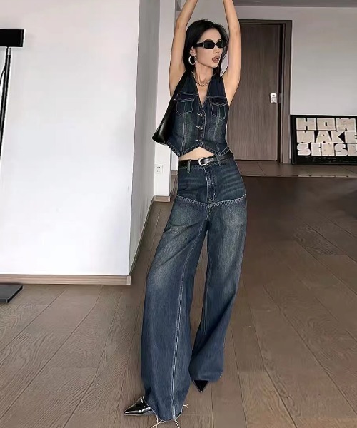 FAVORITO（ファヴォリート）の「デニムベストワイドパンツセットアップ（セットアップ・レディース・ダークブルー・S/M/L）」の8枚目の写真