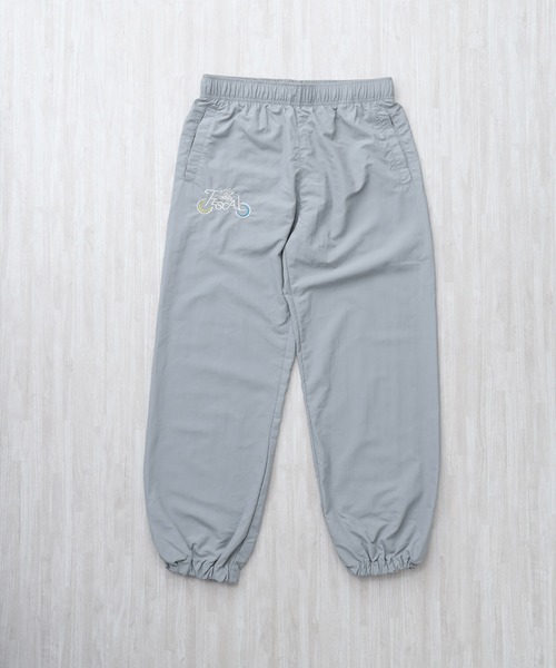 The Endless Summer（エンドレスサマー）の「TES SURF TRACK PANT / ナイロンパンツ（その他パンツ・メンズ・ブラック/ライトグレー/チャコール/ブラウン・MEDIUM/LARGE）」の2枚目の写真