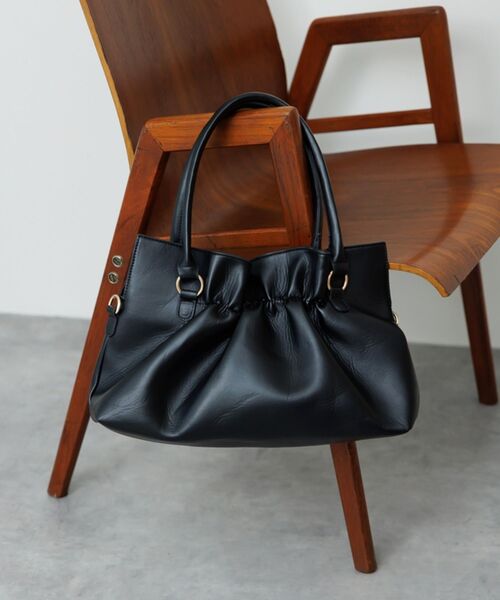 RETRO GIRL(レトロガール)の「ギャザー2WAYBAG(ショルダーバッグ・レディース・ブラウン/ベージュ/ブラック・ONE SIZE)」の4枚目の写真