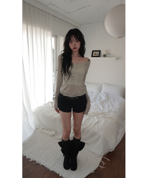 modimood(モディムード)の「華奢見えレイヤードディープVネックテンセル長袖Tシャツ(Tシャツ/カットソー・レディース・オートミール・FREE)」の4枚目の写真