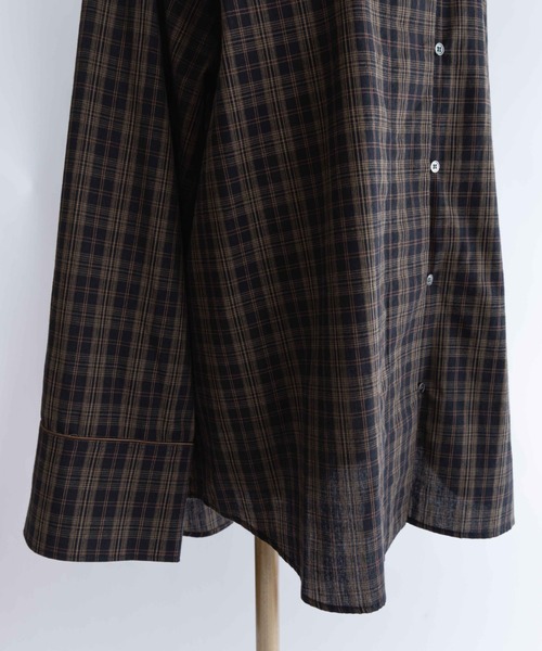 EN NEUME(エンノイム)の「Satin Piping Checked Pajama Shirt(シャツ/ブラウス・レディース・ブラック/ブラウン/ライトベージュ・1/0)」の10枚目の写真
