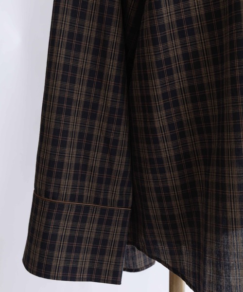 EN NEUME(エンノイム)の「Satin Piping Checked Pajama Shirt(シャツ/ブラウス・レディース・ブラック/ブラウン/ライトベージュ・1/0)」の12枚目の写真
