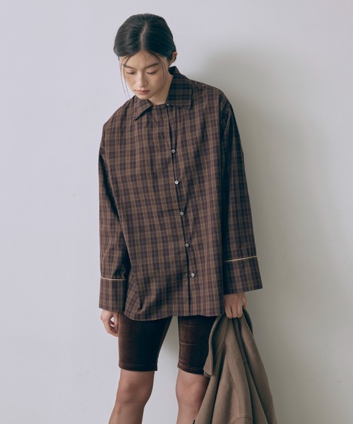 EN NEUME(エンノイム)の「Satin Piping Checked Pajama Shirt(シャツ/ブラウス・レディース・ブラック/ブラウン/ライトベージュ・1/0)」の21枚目の写真
