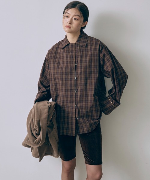 EN NEUME(エンノイム)の「Satin Piping Checked Pajama Shirt(シャツ/ブラウス・レディース・ブラック/ブラウン/ライトベージュ・1/0)」の22枚目の写真