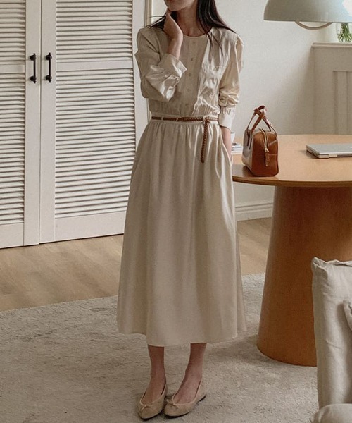 FAVORITO(ファヴォリート)の「クルーネックワンピース(ワンピース・レディース・ベージュ/ブラック・F)」の1枚目の写真