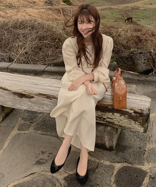 FAVORITO(ファヴォリート)の「クルーネックワンピース(ワンピース・レディース・ベージュ/ブラック・F)」の18枚目の写真