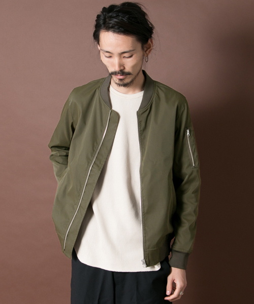URBAN RESEARCH(アーバンリサーチ)の「UR MA-1(MA-1・メンズ・ブラック/カーキ/ネイビー/インディゴブルー・LARGE/MEDIUM)」の3枚目の写真