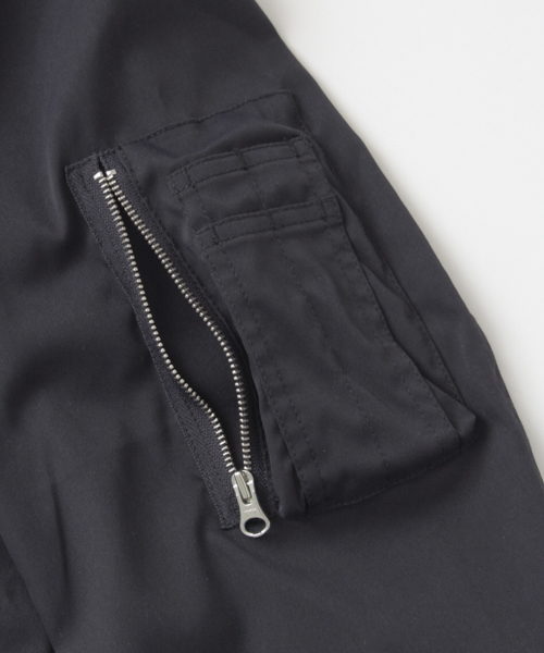 URBAN RESEARCH(アーバンリサーチ)の「UR MA-1(MA-1・メンズ・ブラック/カーキ/ネイビー/インディゴブルー・LARGE/MEDIUM)」の7枚目の写真