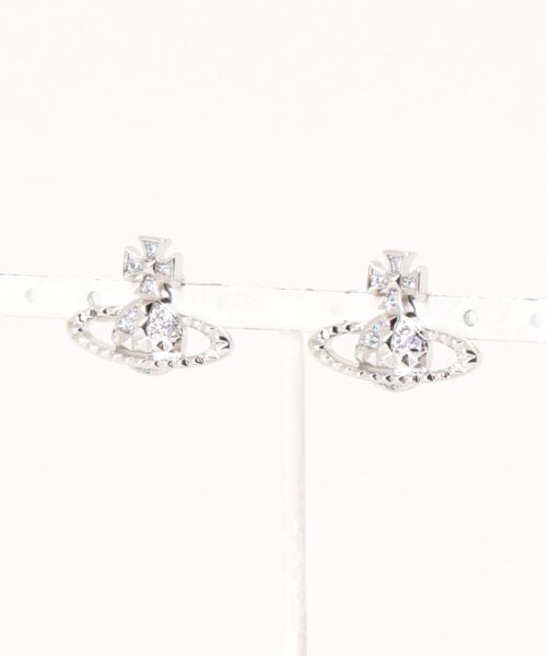 Vivienne Westwood（ヴィヴィアンウエストウッド）の「MAYFAIR BAS RELIEF EARRINGS（ピアス（両耳用）・レディース・ピンクゴールド/シルバー/ピンク/ゴールド/ゴールド系その他/Black/ブラック/ブルー/パープル/ゴールド系/グリーン/ブラック×レッド/シルバー×ブルー/シルバー系その他/パープル系その他/シルバー系その他2/ピンク系その他・FREE）」の13枚目の写真